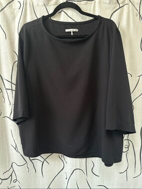 Oak + Fort Black Relaxed Round-Neck Blouse